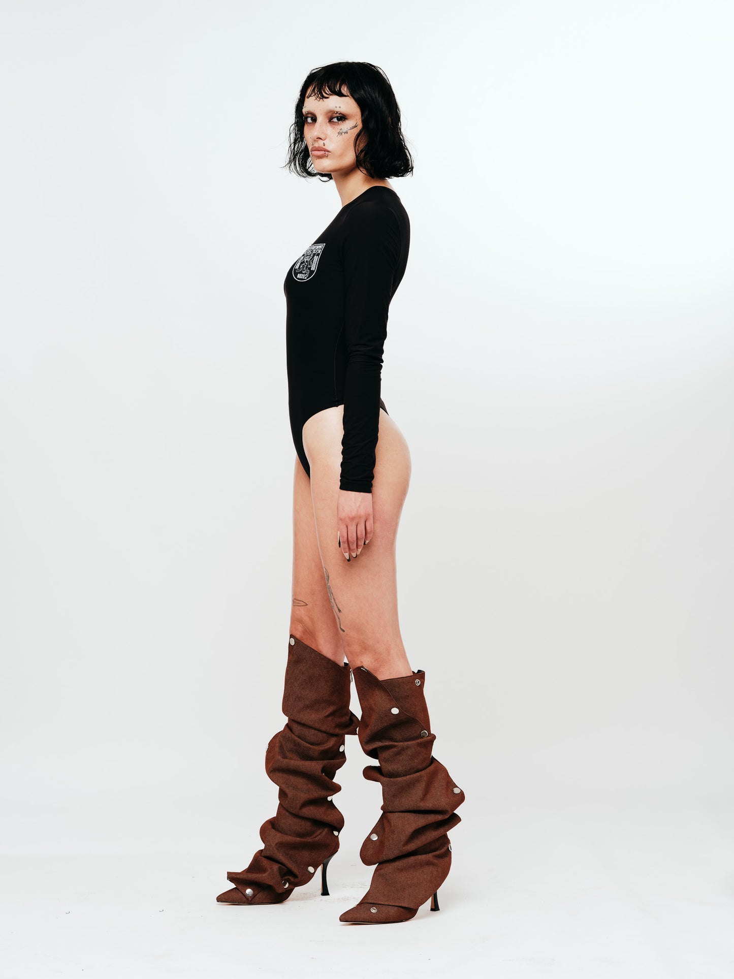 "WARM UP" CREST BODY SUIT